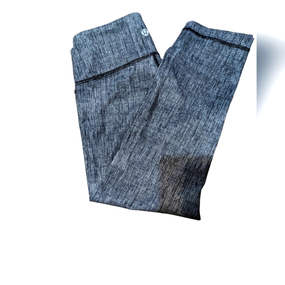 Lululemon Black Gray Athletic Wear Capris Leggings Pants Size 6